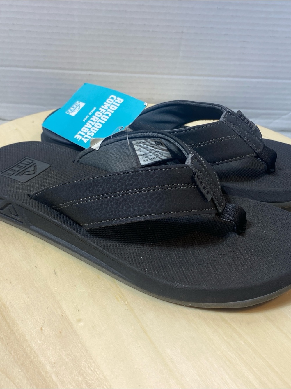 Men's Reef Element TQT Flip Flop Sandals With Bottle Opener Black Size 7 New!